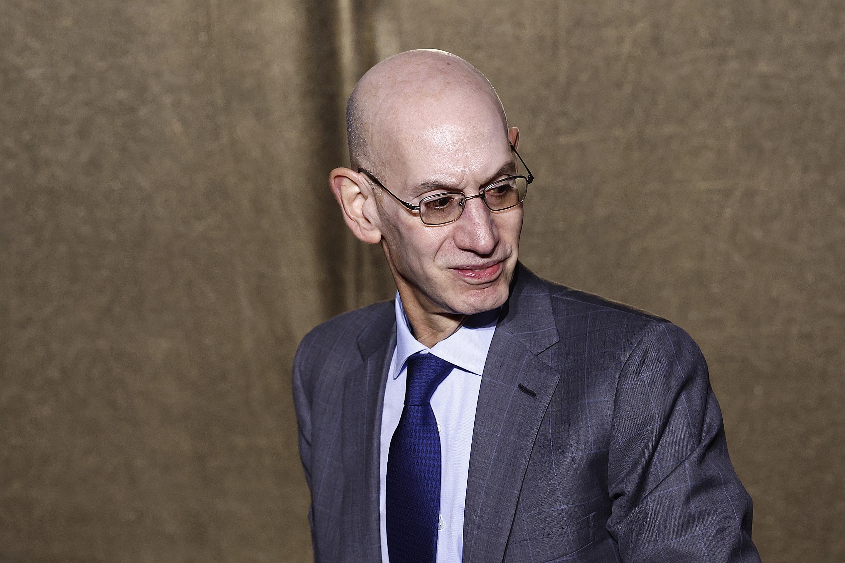 开云-Shams：NBA新规允许联盟降低球队乐透抽签概率或调整选秀顺位！