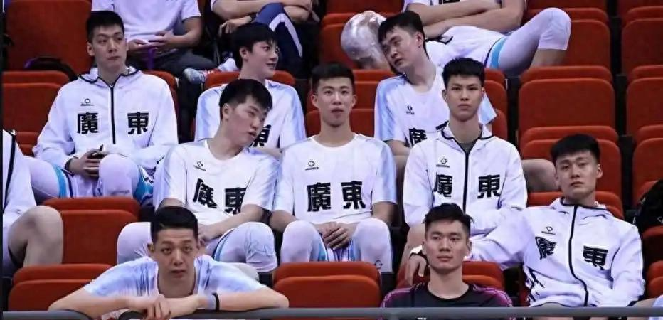 kaiyun-CBA季后赛爆冷！广东1-2惜败北京，无缘四强，周琦成晋级关键